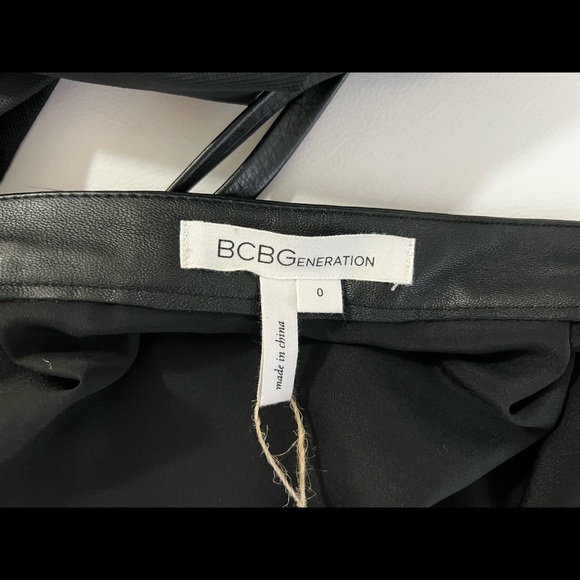 BCBG Generation dark violet mini skirt, size 0 - Picture 4 of 4